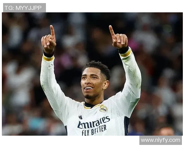 欧洲足球巨星下车瞬间引发球迷热议 街头变身明星魅力不减